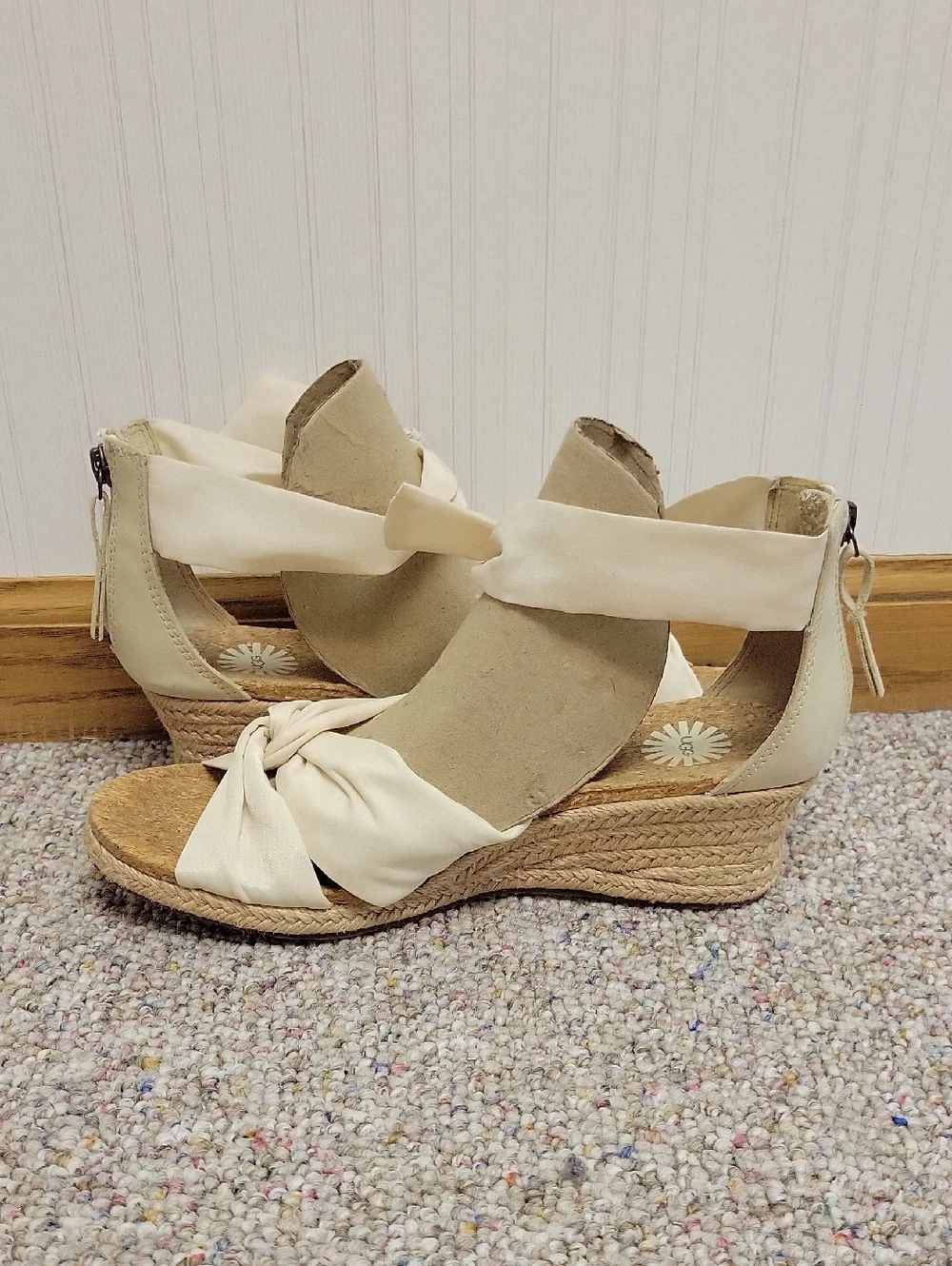 Ugg Yarrow Women's Cream Silk Tie-Strap Espadrille Wedge Sandals Sz 6.5 Summer